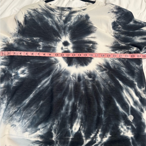 Blue and White Tie-Dye Sweatshirt - Picture 4 of 4